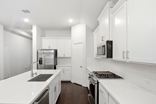 Building Photo - 2106 Villa Flora Ln