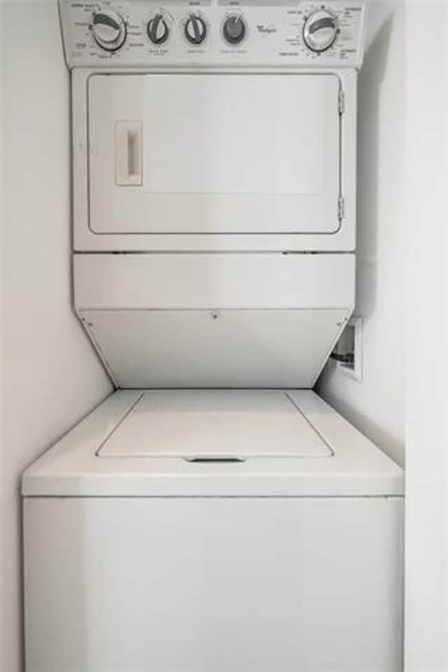 Building Photo - 465 Brickell Ave