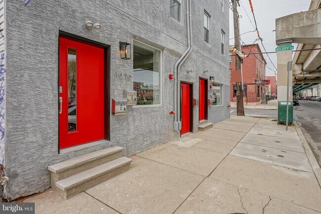 Building Photo - 1070 N Front St
