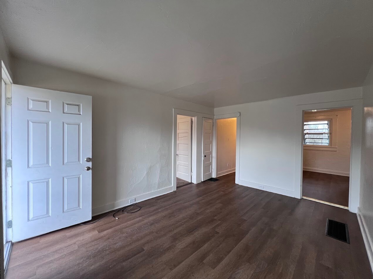 Building Photo - 614 Short St