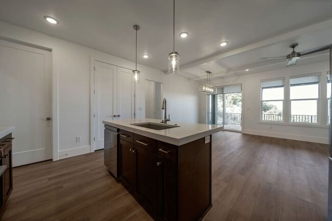 Building Photo - SPECTACULAR VIEWS, MIL APT, BRAND NEW MOUN...