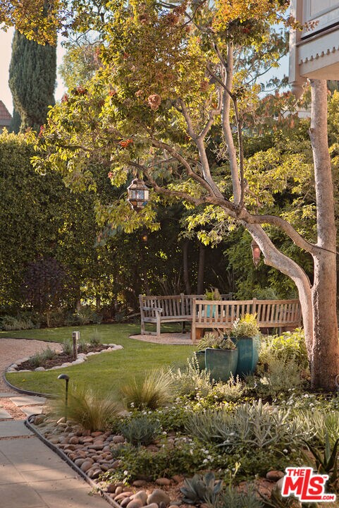 Building Photo - 1930 Rodney Dr