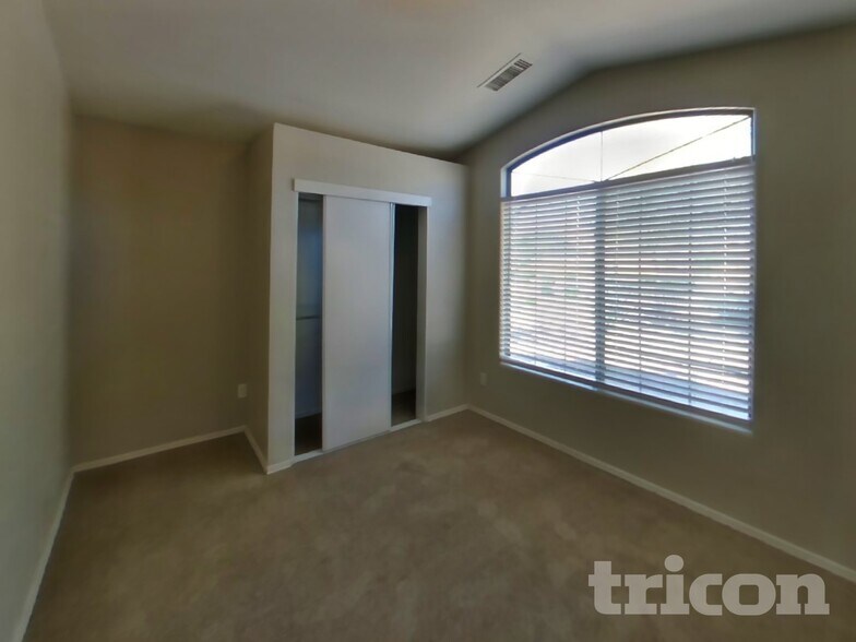 Building Photo - 8625 W Chickasaw St