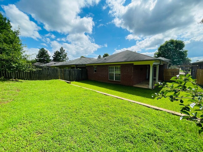 Building Photo - 3BD/2BA FOR RENT