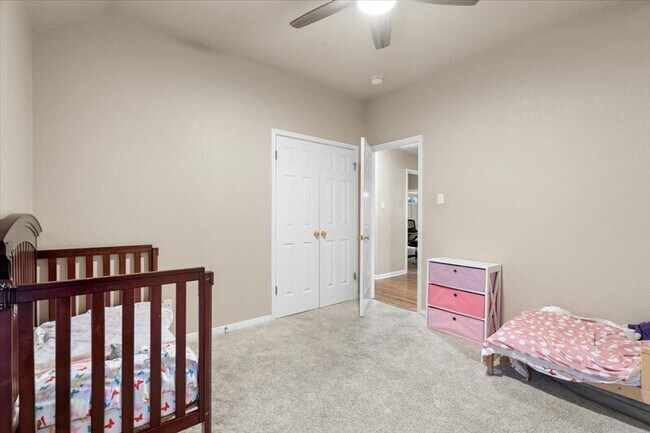 Building Photo - 920 Savanna Ln