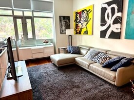 Building Photo - 801 Ash St