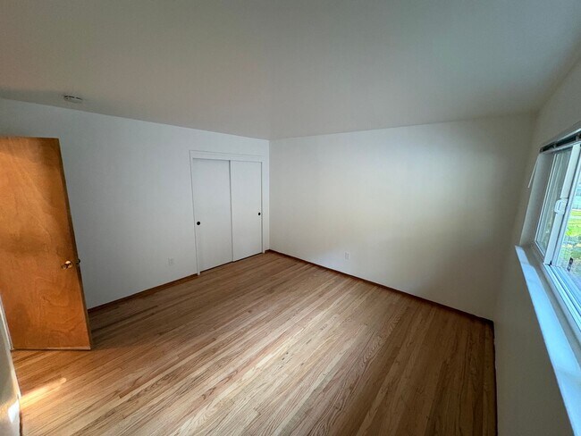 Building Photo - 537fst