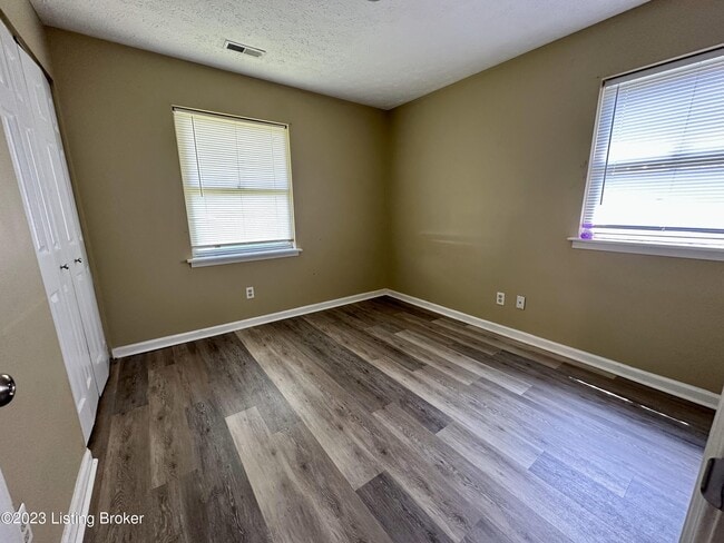 Building Photo - 8908 Blue Bell Dr