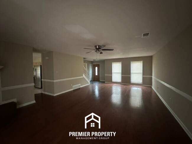 Building Photo - 8842 Aspen View Cove