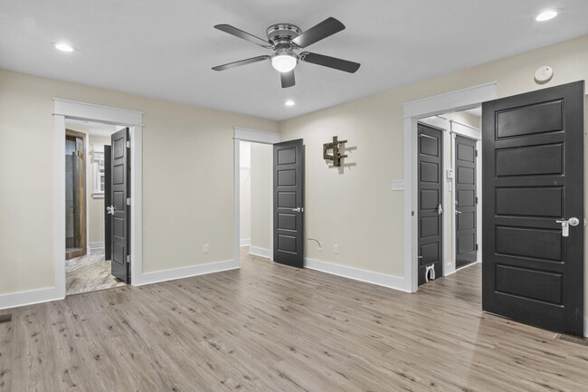 Building Photo - 240 Banyan Blvd