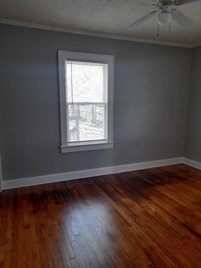 Building Photo - 1814 E 68th St