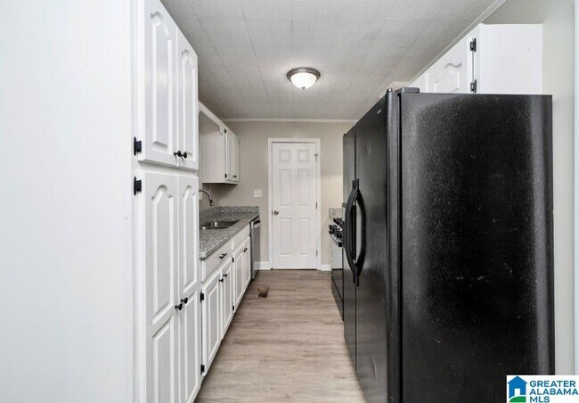 Building Photo - 1578 Cunningham Dr