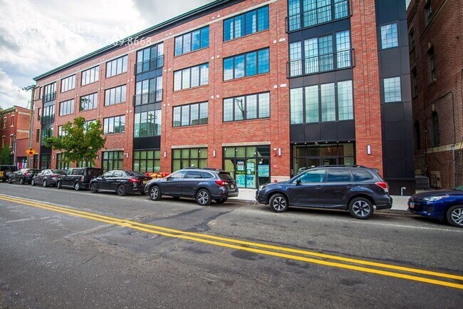 Building Photo - 1324 Frankford Ave