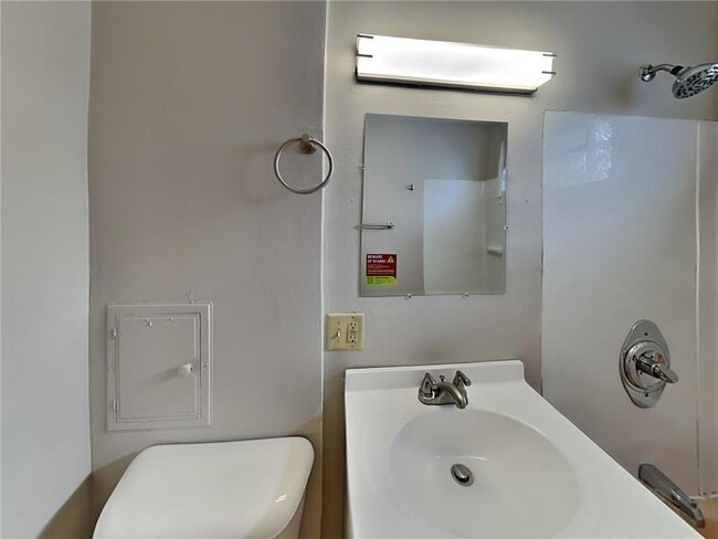 Building Photo - 2092 Bush Ave E