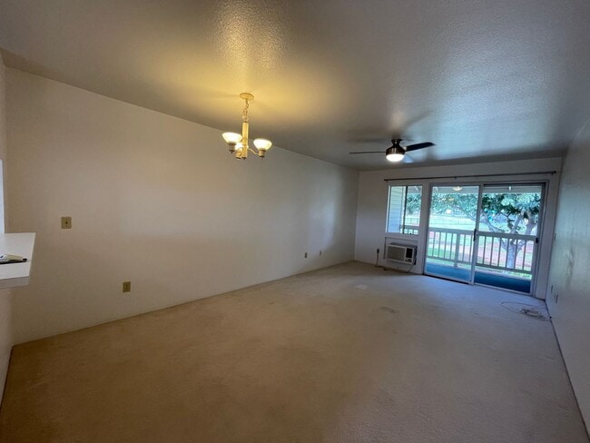 Building Photo - Parkglen at Waikele upstairs corner/end unit