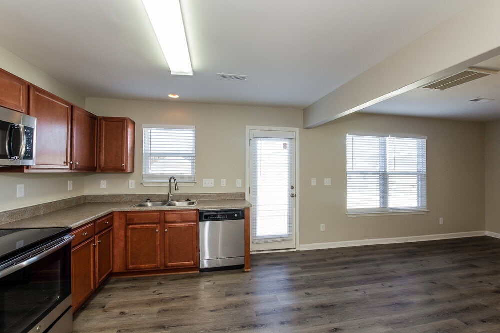 Building Photo - 913 Cassidy Dr