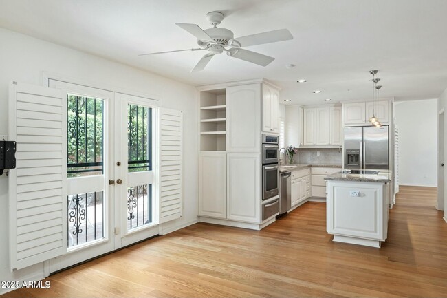 Building Photo - 8526 E Vista Del Lago