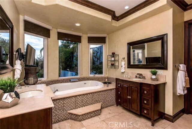 Building Photo - 1441 Robmar Dr