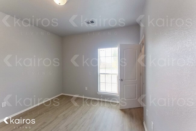 Building Photo - 9822 Prather Ave