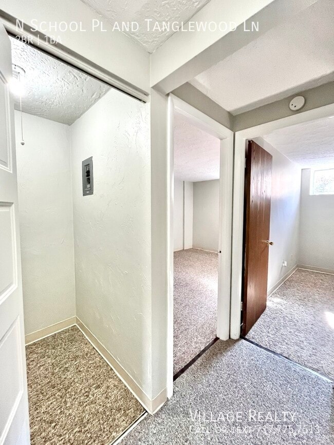 Building Photo - 343 N School Pl