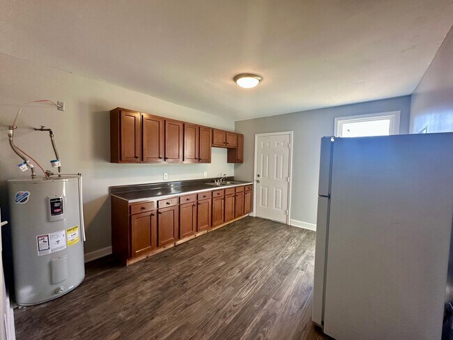 Building Photo - 716 Miller Rd