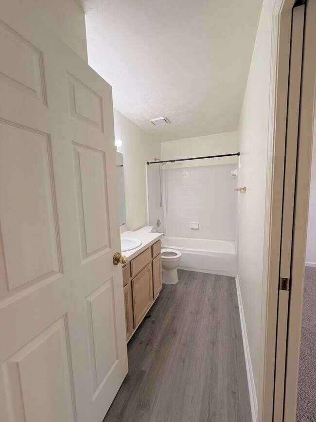Building Photo - 4414 Stratfordshire Ct