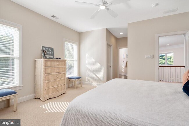 Building Photo - 1576 Bay Head Rd