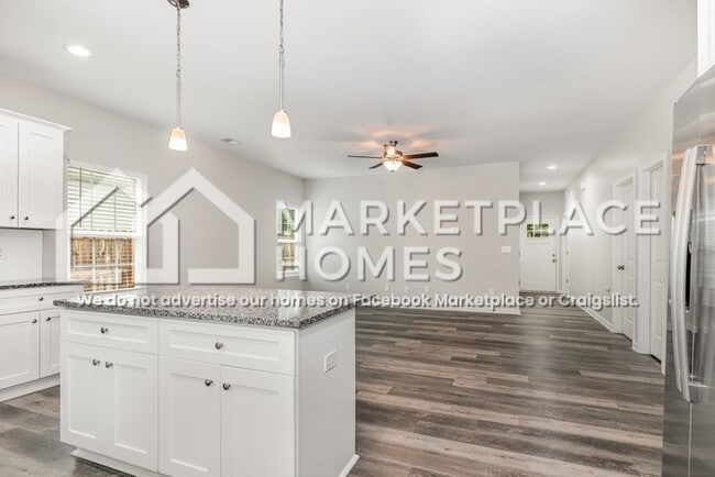 Building Photo - 509 1/2 E Maine Ave