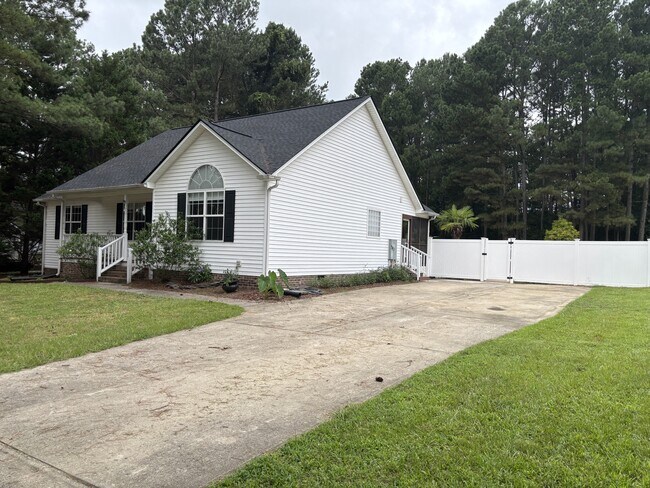 Building Photo - 93 Melanie Ln