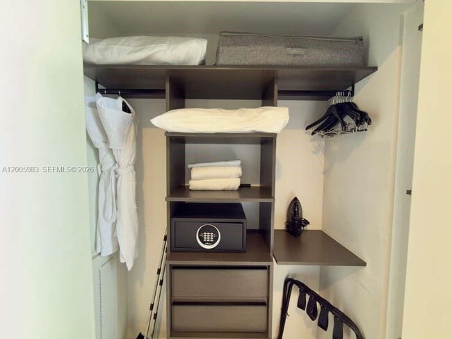 Building Photo - 398 NE 5th St