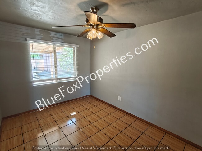 Building Photo - 5952 E 25th St