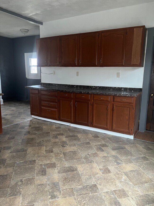 Building Photo - 2989 E 61st St