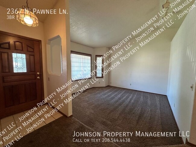 Building Photo - 2367 N Pawnee Ln
