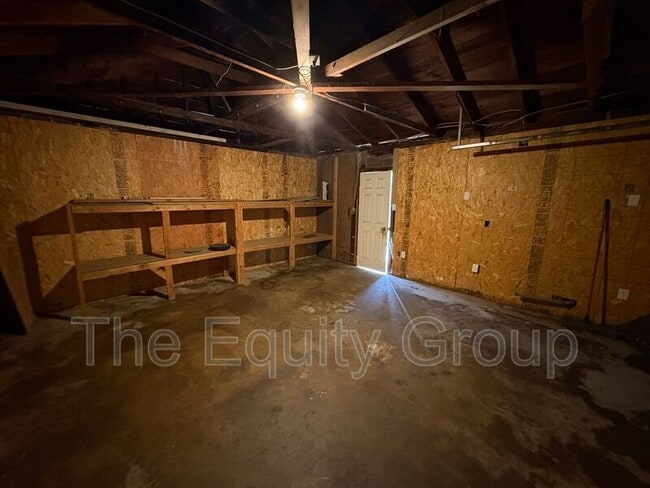 Building Photo - 812 S Burke St