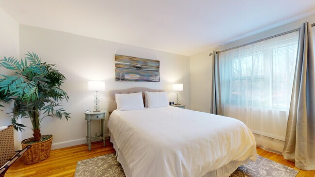 Building Photo - 99 Chestnut St