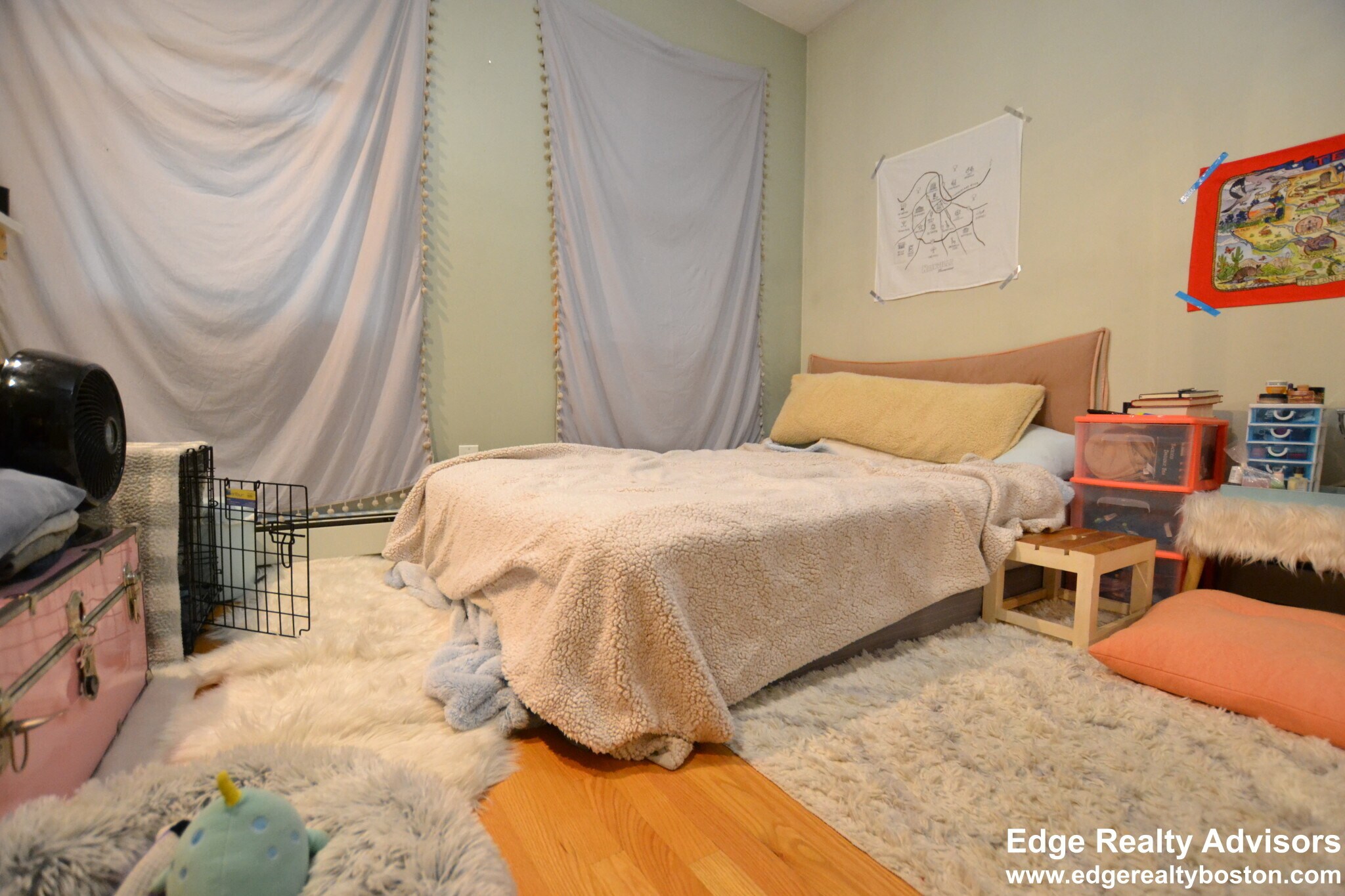 Building Photo - 77 Easton St