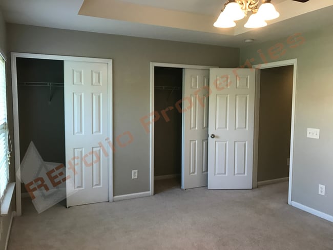 Building Photo - 3015 Freeport Dr