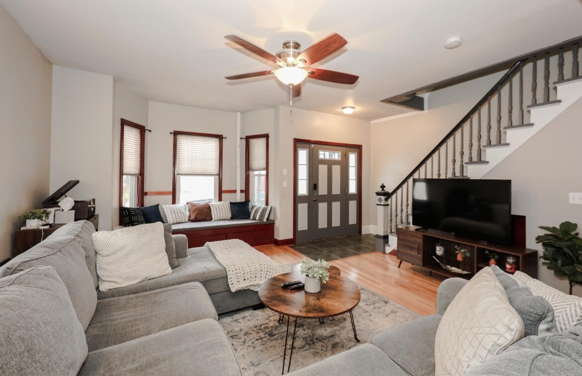 Building Photo - 331 E High St