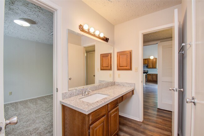 Building Photo - 13510 N Peachfield Cir