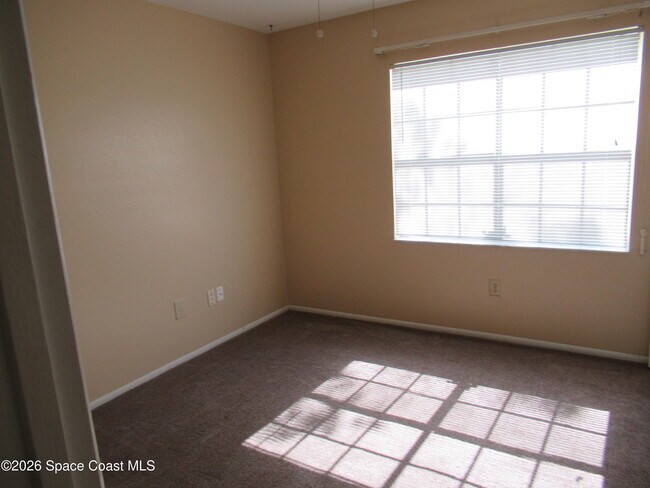 Building Photo - 971 Hooper Ave NE