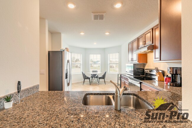 Building Photo - 2007 Glenbrooke Rd.