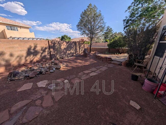 Building Photo - 9800 Kokopelli Dr NW