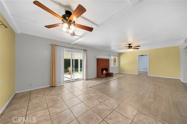 Building Photo - 386 W 16th St