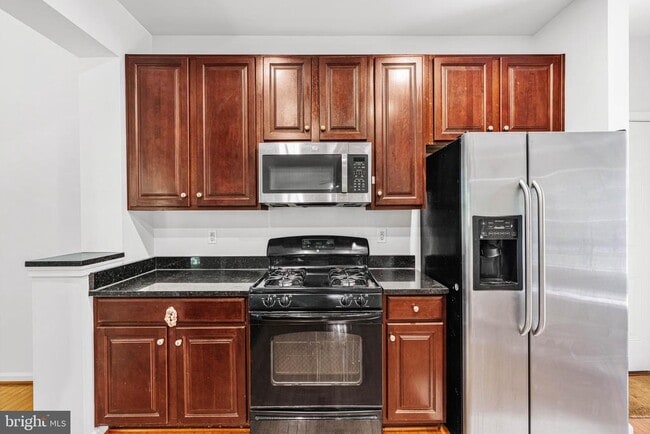 Building Photo - 406 Arnold Dr