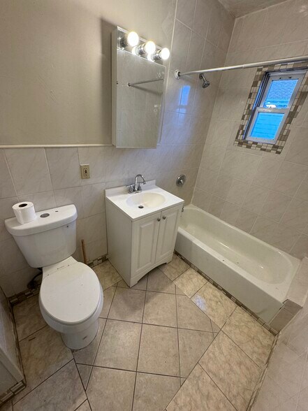 Building Photo - 189 Summer St