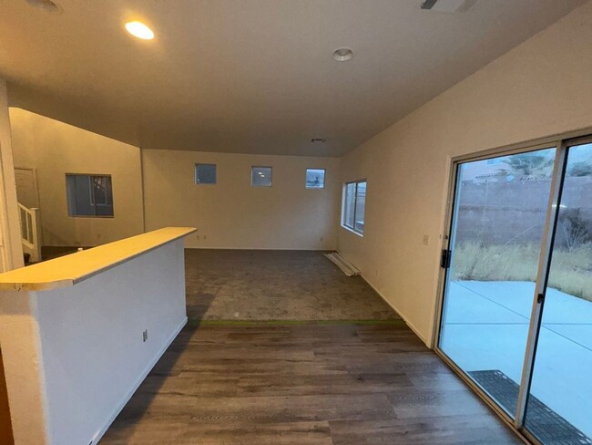 Building Photo - Fresh Paint/New Flooring all inside! Four ...