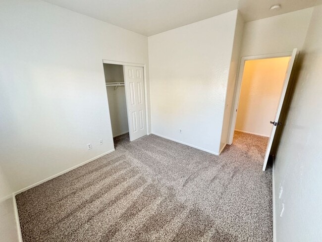 Building Photo - 314 S 117th Dr
