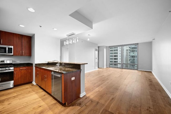 Building Photo - 160 E Illinois St