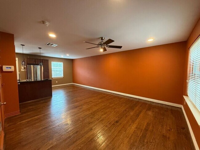 Building Photo - 4741 Bradford Dr
