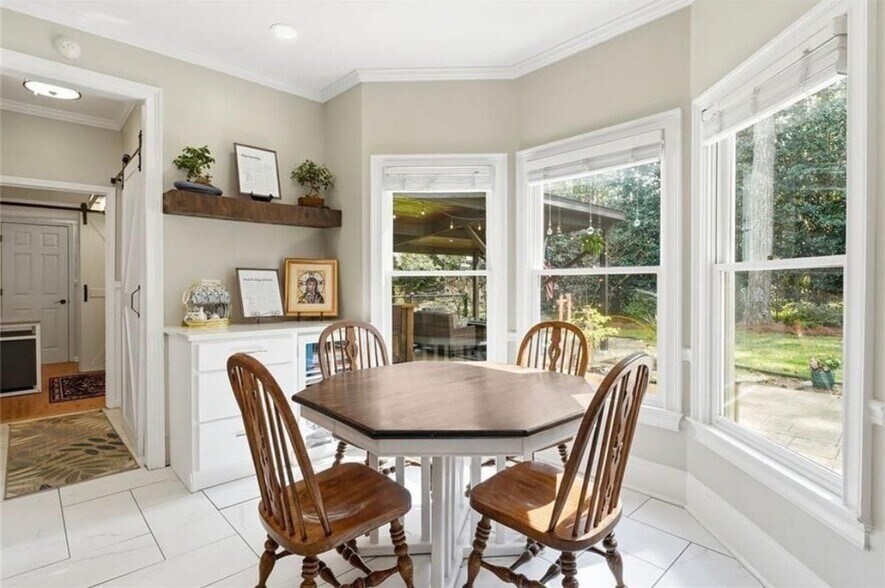 Building Photo - 2158 Chartley Pl